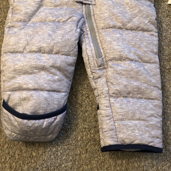 NWT Oshkosh Pram Suit with flip booties Size 6-9 months - Picture 5 of 8